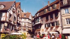 Tour du lịch châu Âu - phố cổ Colmar Pháp - Royal Tourist