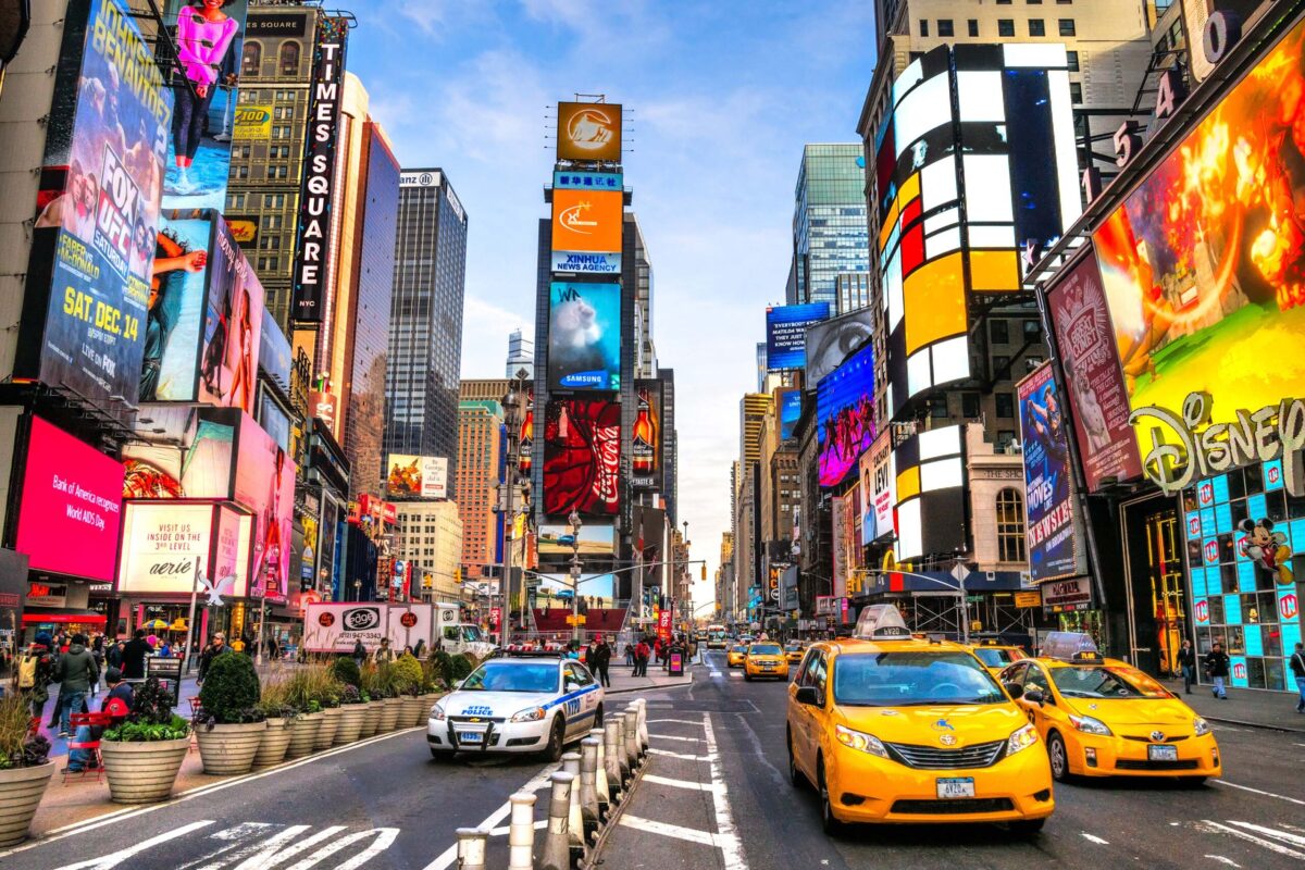 Đường phố và bảng quảng cáo tại Times Square, New York